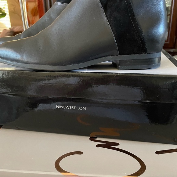 Nine West booties in size 7/12 - Picture 2 of 5